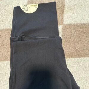 AERIE OFFLINE-7/8 LEGGING -NEW WITH TAGS- LARGE